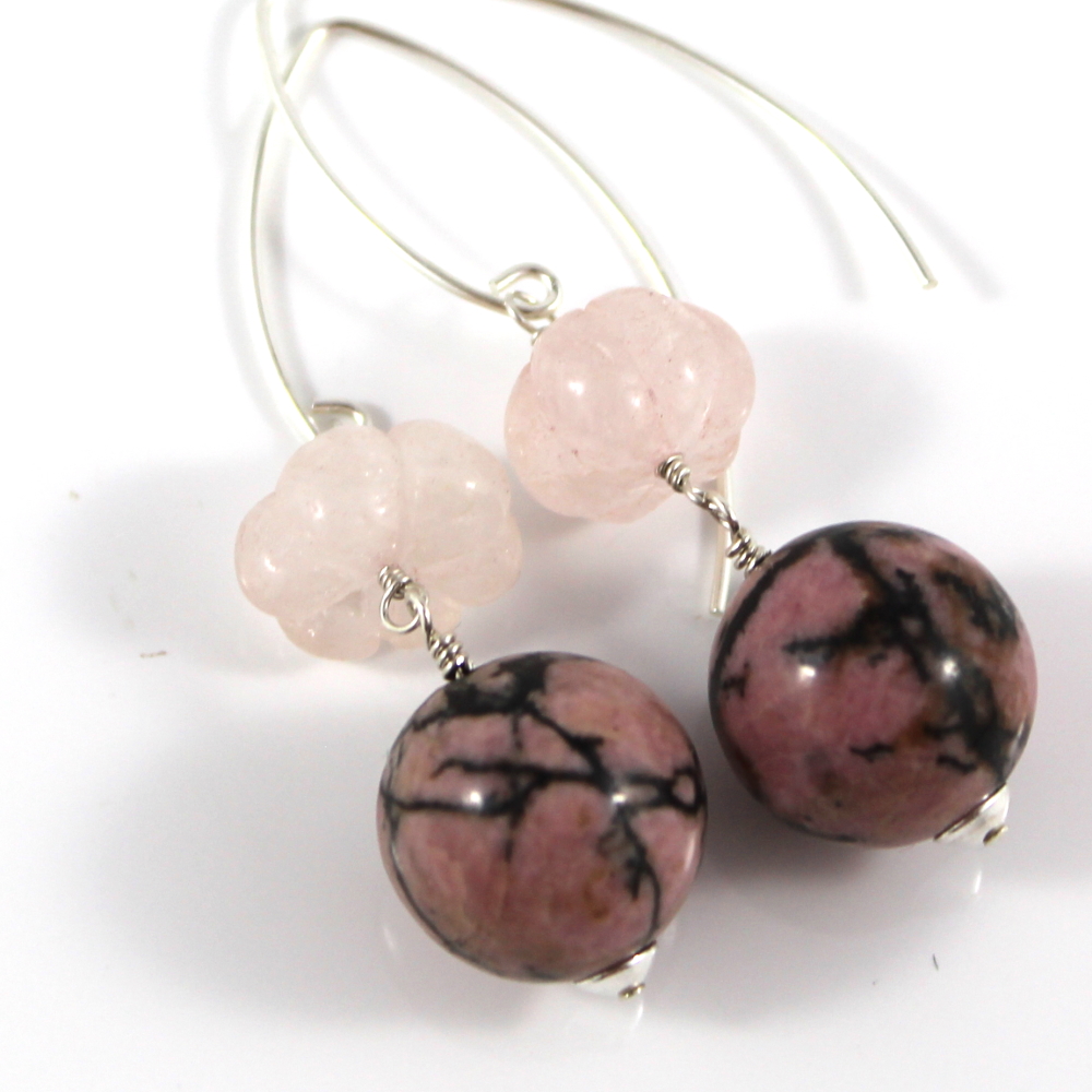 Rhodi\u00e9 silver ring and pink quartz